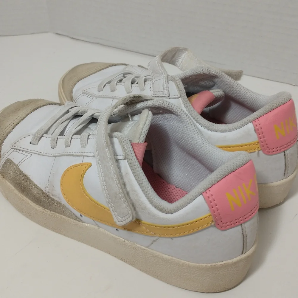 Nike Blazer Low '77 Vintage‎ Sneaker, White,Yellow And Pink, Size 2Y